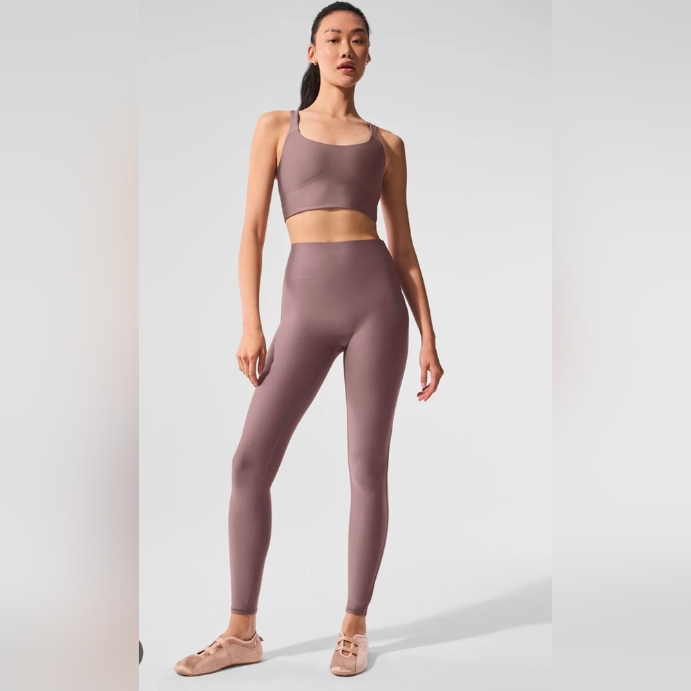 Alo Yoga FLAW 7/8 High-Waist Airlift Legging In Mushroom Small $134 *Minor FLAW* - Picture 4 of 16